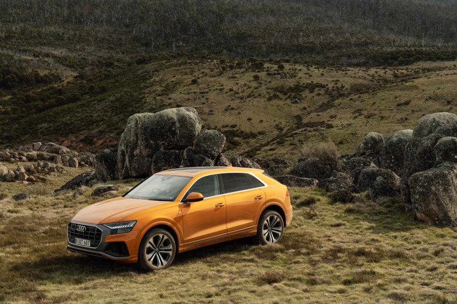  Audi Q8 55 TFSI Quattro S-Line 2018 года  (AU) (фото 10 из 40)